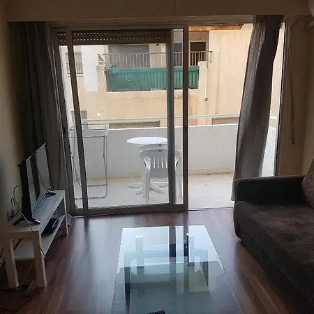 Modern Mackenzie Beach شقة لارنكا